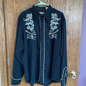 Men’s Roper, extra large, black with white Embordiery and black pearl snaps